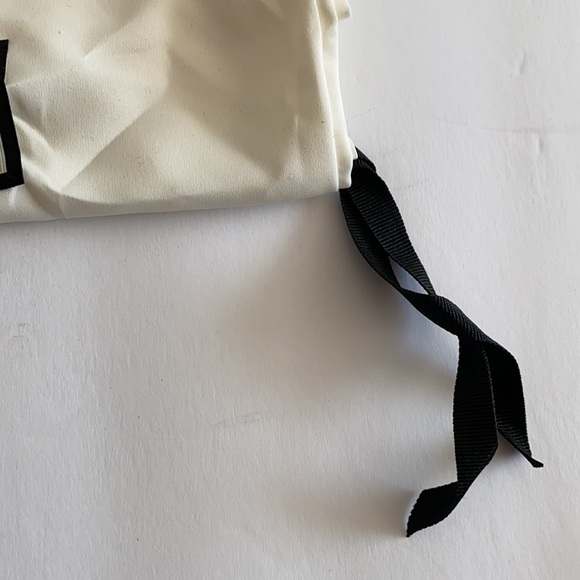 New Gucci satin shoe draw string dust bags - Picture 3 of 3